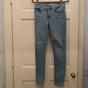 Levi’s 26x30 white wash 311 shaping skinny